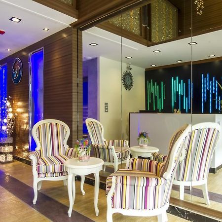 Eleven Avenue Suites Bangkok Zewnętrze zdjęcie