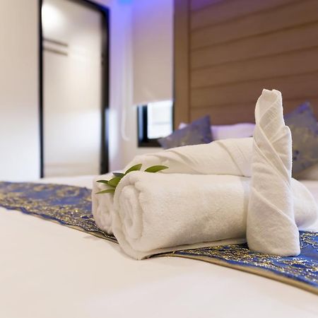 Eleven Avenue Suites Bangkok Zewnętrze zdjęcie
