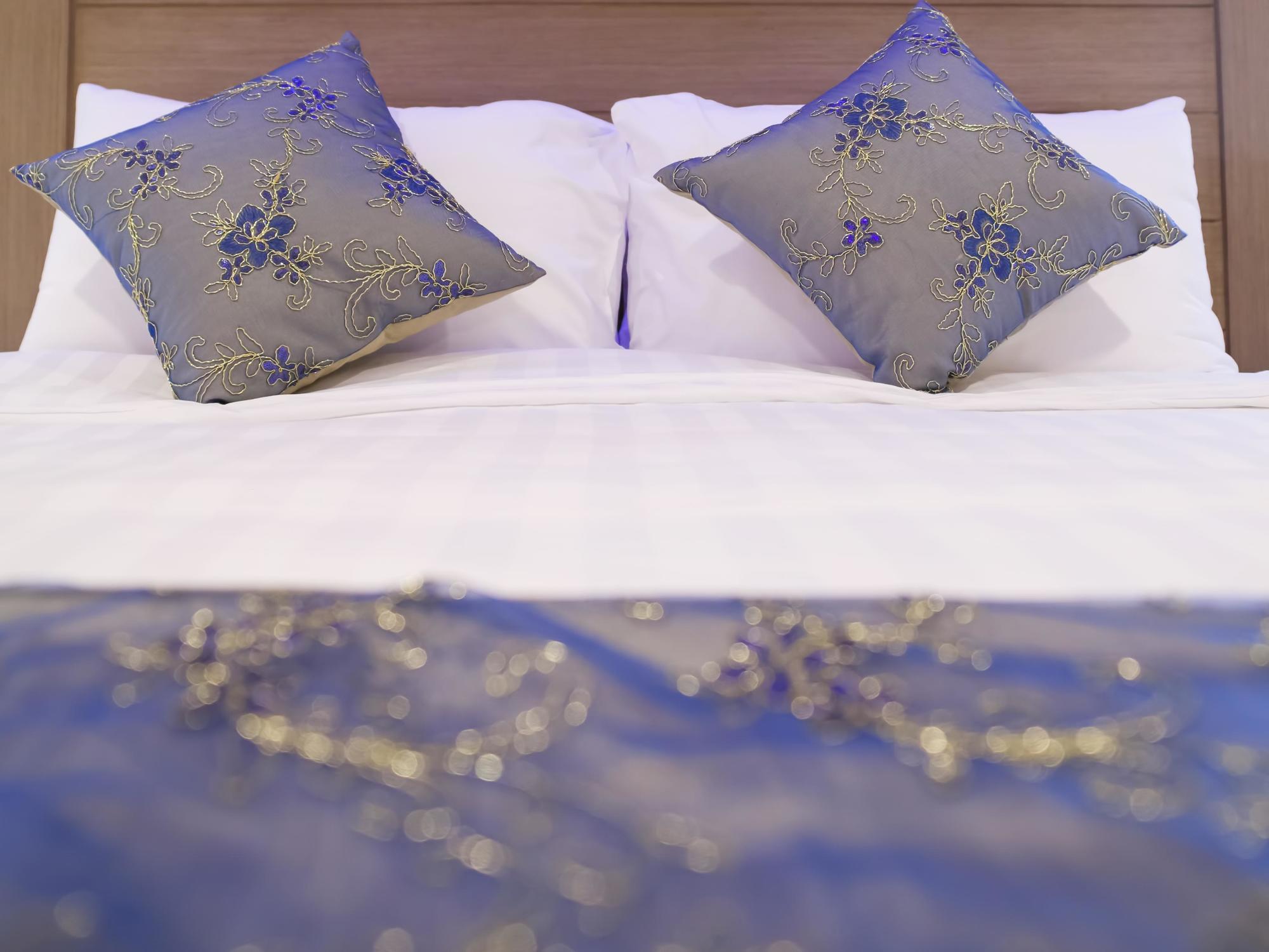 Eleven Avenue Suites Bangkok Zewnętrze zdjęcie