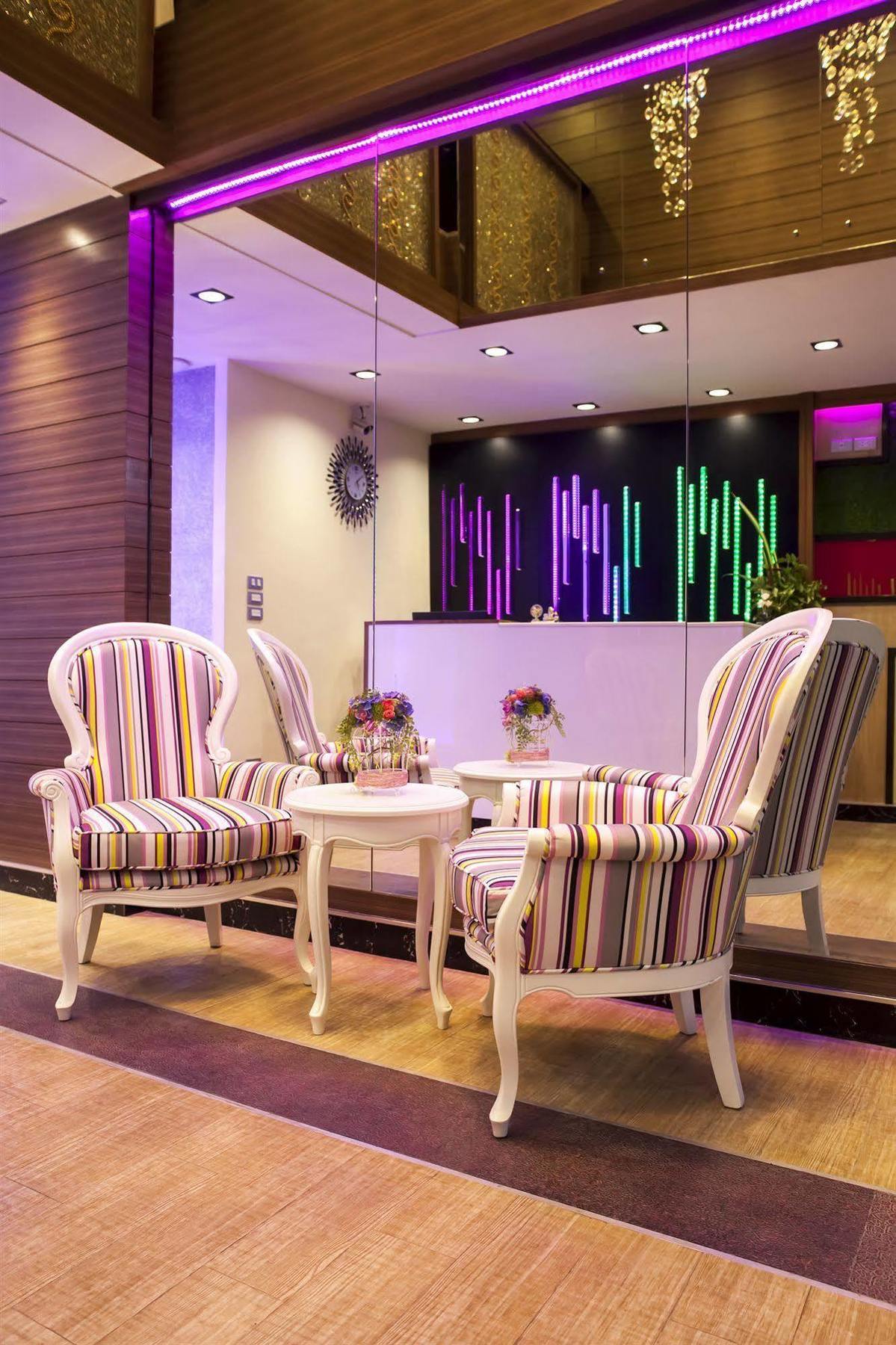 Eleven Avenue Suites Bangkok Zewnętrze zdjęcie