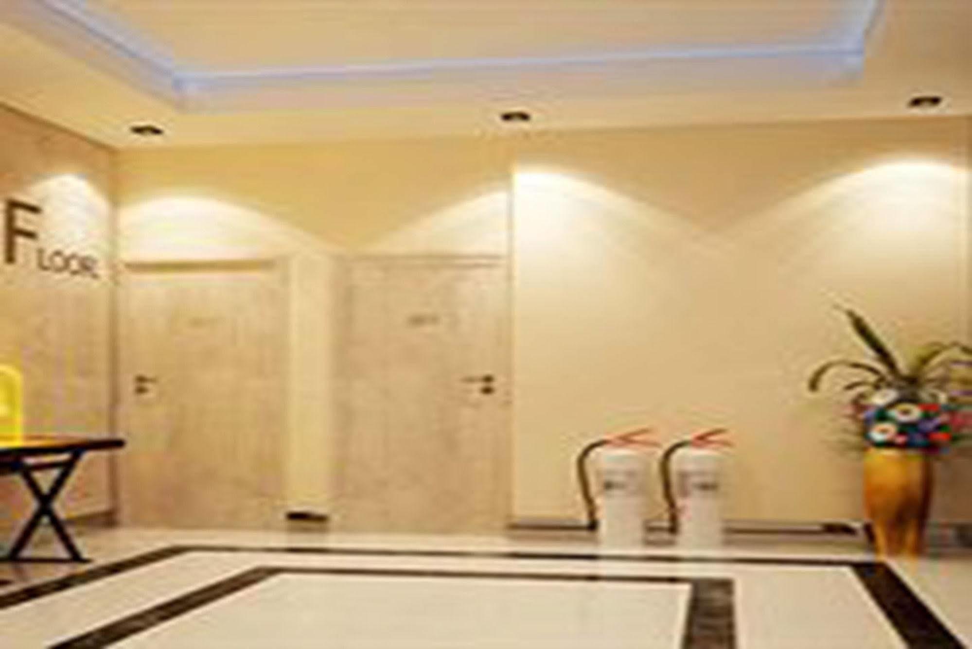 Eleven Avenue Suites Bangkok Zewnętrze zdjęcie