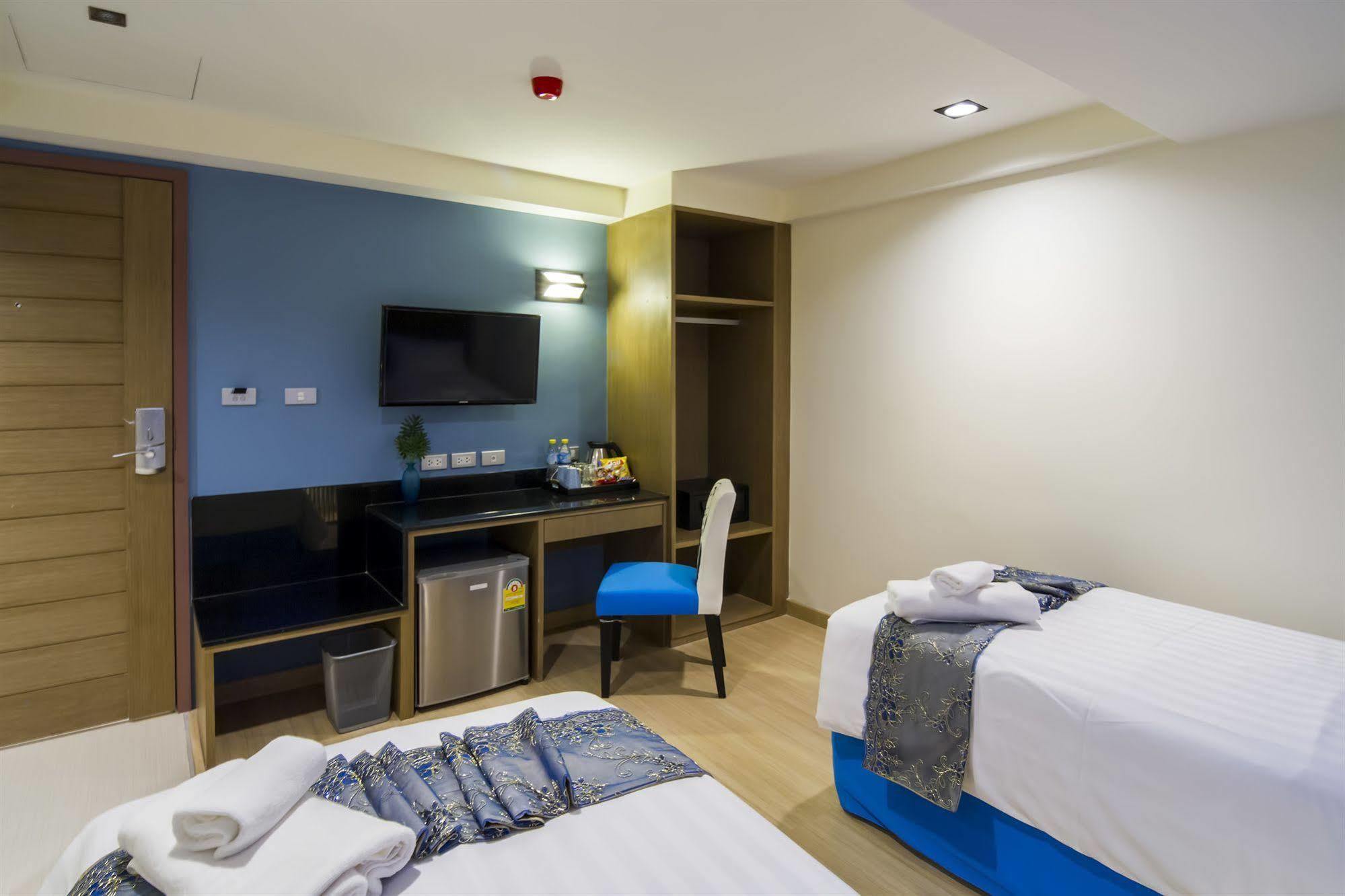 Eleven Avenue Suites Bangkok Zewnętrze zdjęcie