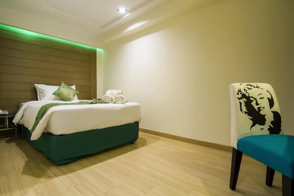 Eleven Avenue Suites Bangkok Zewnętrze zdjęcie
